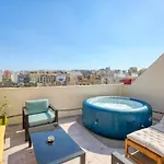 Apartment Luxury Bright Penthouses With Jakkuzzi,valletta And Marina Views - Vip Feel