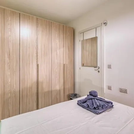 Luxury Bright Penthouses With Jakkuzzi,valletta And Marina Views - Vip Feel * Santa Venera