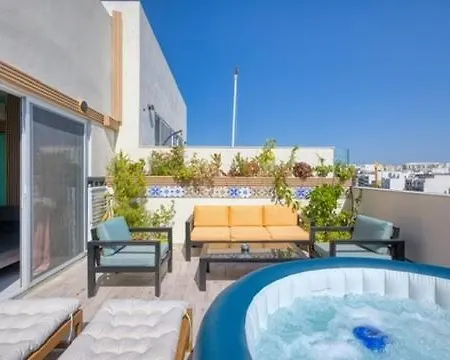 Luxury Bright Penthouses With Jakkuzzi,valletta And Marina Views - Vip Feel アパート Santa Venera