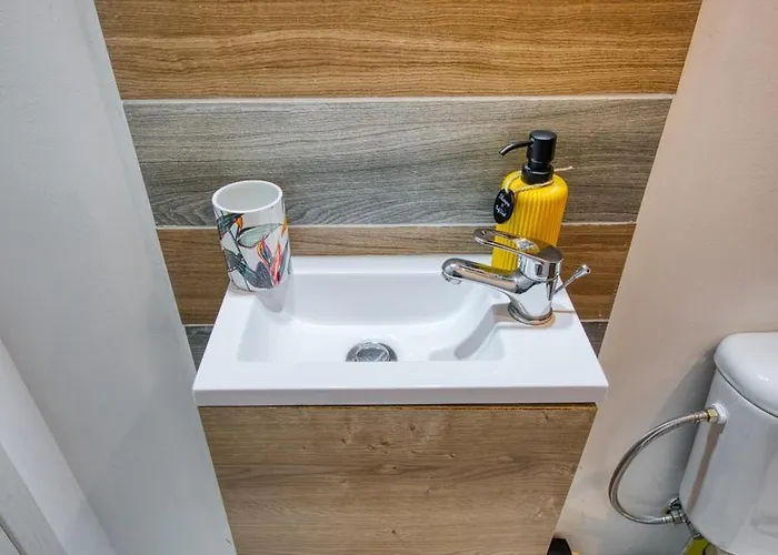 Luxury Bright Penthouses With Jakkuzzi,valletta And Marina Views - Vip Feel *