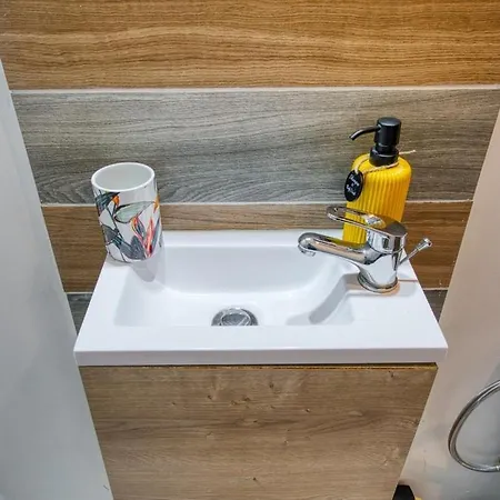 Luxury Bright Penthouses With Jakkuzzi,valletta And Marina Views - Vip Feel *