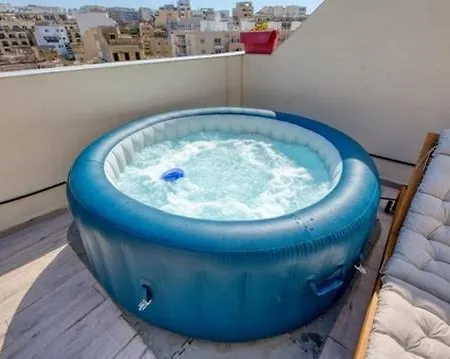 Luxury Bright Penthouses With Jakkuzzi,valletta And Marina Views - Vip Feel