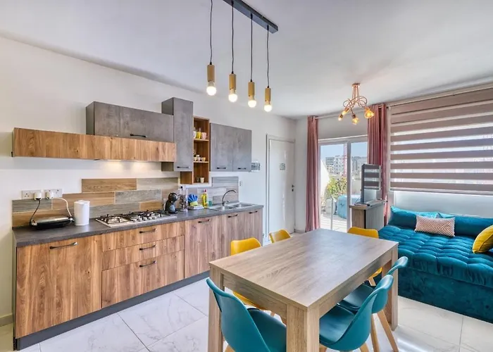 Luxury Bright Penthouses With Jakkuzzi,valletta And Marina Views - Vip Feel Apartment *