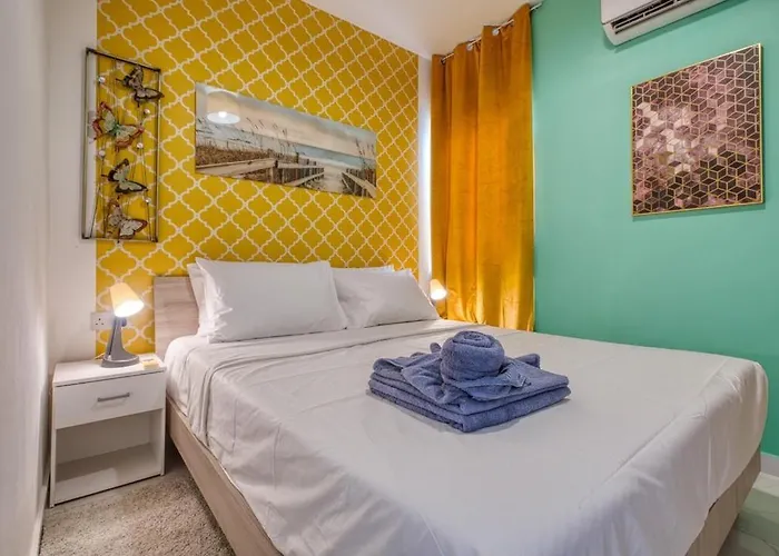 Apartment Luxury Bright Penthouses With Jakkuzzi,valletta And Marina Views - Vip Feel