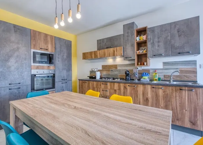 Luxury Bright Penthouses With Jakkuzzi,valletta And Marina Views - Vip Feel Apartman Santa Venera