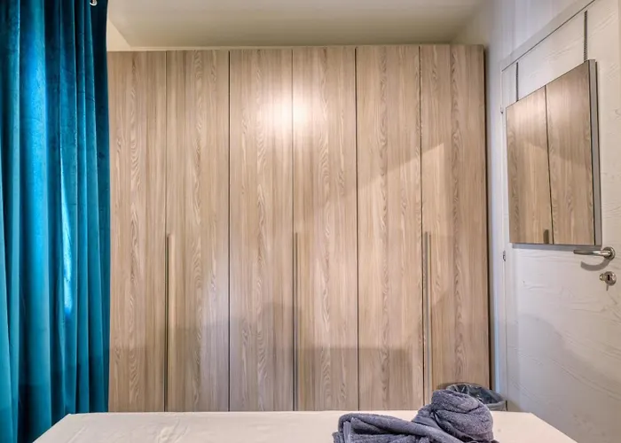 Apartment Luxury Bright Penthouses With Jakkuzzi,valletta And Marina Views - Vip Feel