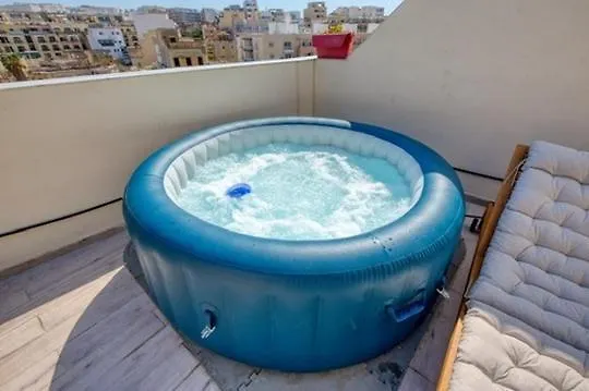 Luxury Bright Penthouses With Jakkuzzi,valletta And Marina Views - Vip Feel