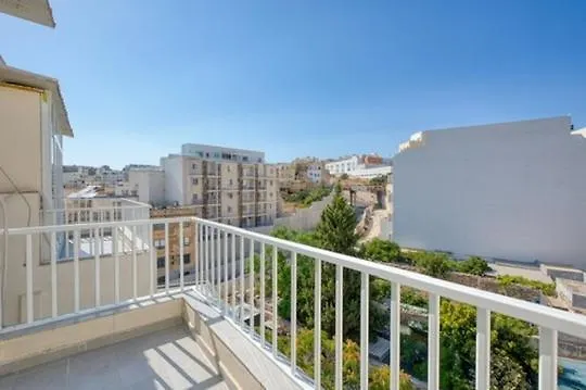 Apartment Luxury Bright Penthouses With Jakkuzzi,valletta And Marina Views - Vip Feel