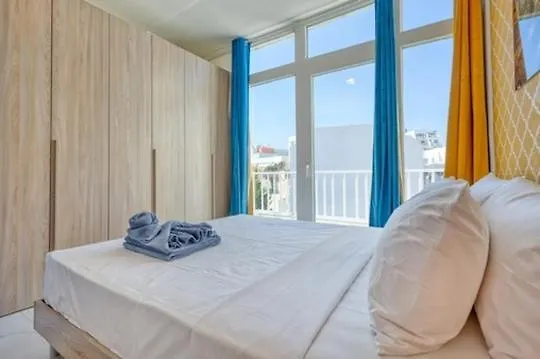 Luxury Bright Penthouses With Jakkuzzi,valletta And Marina Views - Vip Feel